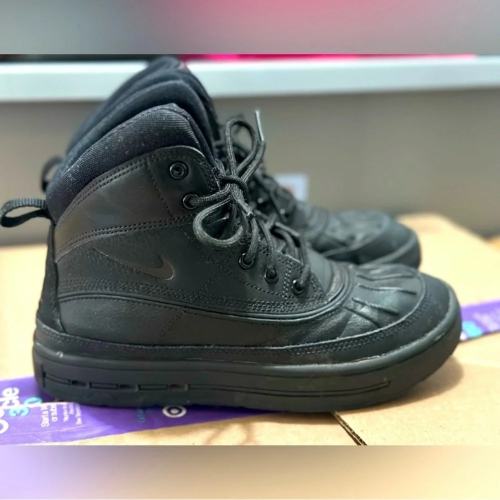 ✨ Nike ACG ✨ Woodside 2 Duck Boots Kids Size 4Y Hiking Rain Snow Black